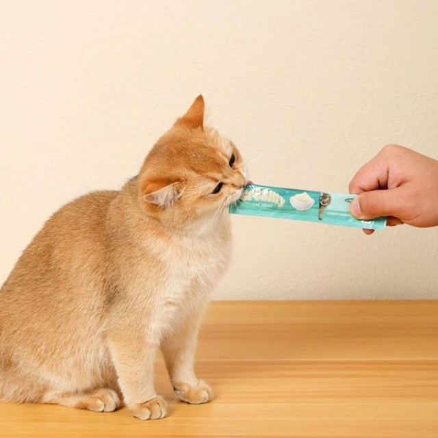 M-Pets Creamy Somon Balıklı ve Biftekli Krema Kedi Ödülü 4x15gr